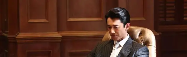 《寒战1994》角色原型对照：潘隽亨对应何鸿燊家族权势结构 | 相关图片