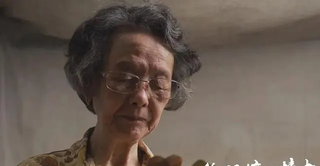 《给阿嬷的情书》豆瓣9.1分破圈,五一档小成本逆袭至4.27亿元 | 细节速览 《给阿嬷的情书》豆瓣9.1分破圈,五一档小成本逆袭至4.27亿元 | 细节速览