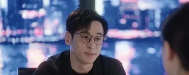 任彬《蜜语纪》檀寄舟角色凭房卡细节走红，36岁演员以静默绅士感破圈 | 细节速览